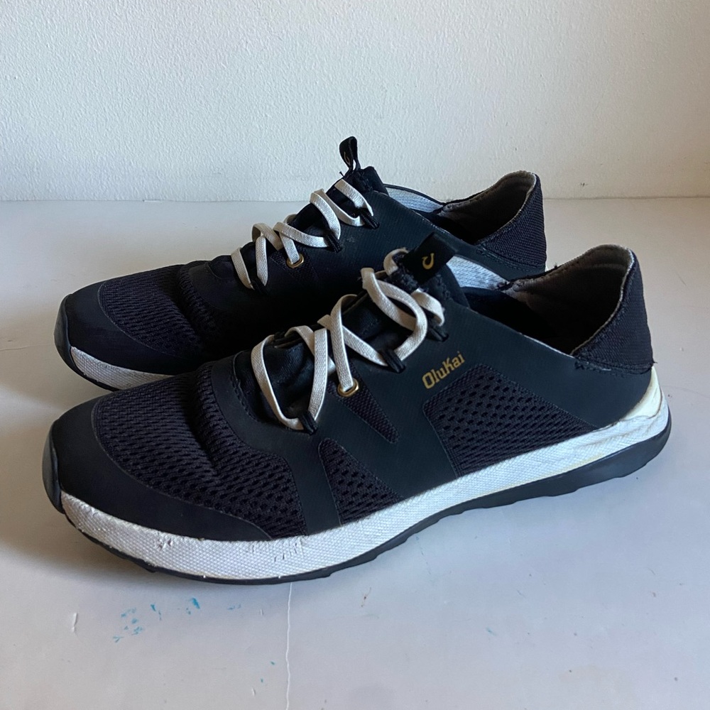 Olukai hula women’s  Black Athletic Shoes 10